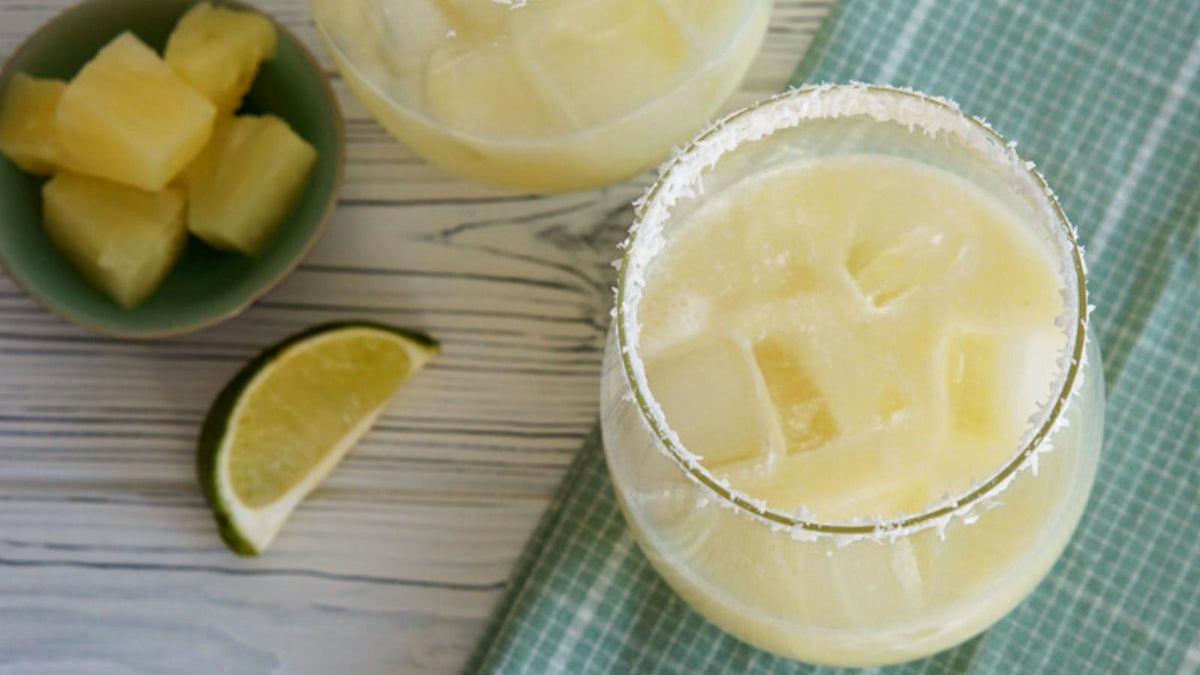 12 Coastal Cocktails to Serve This Summer
