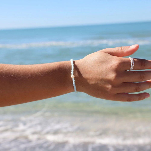 Chill and Shimmer Vibes Pearl Bracelet