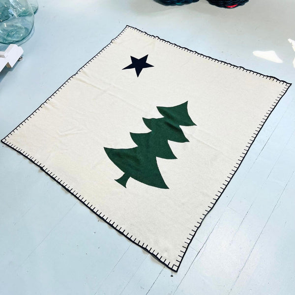 Maine Pine and Tree Star Flag Knit Throw