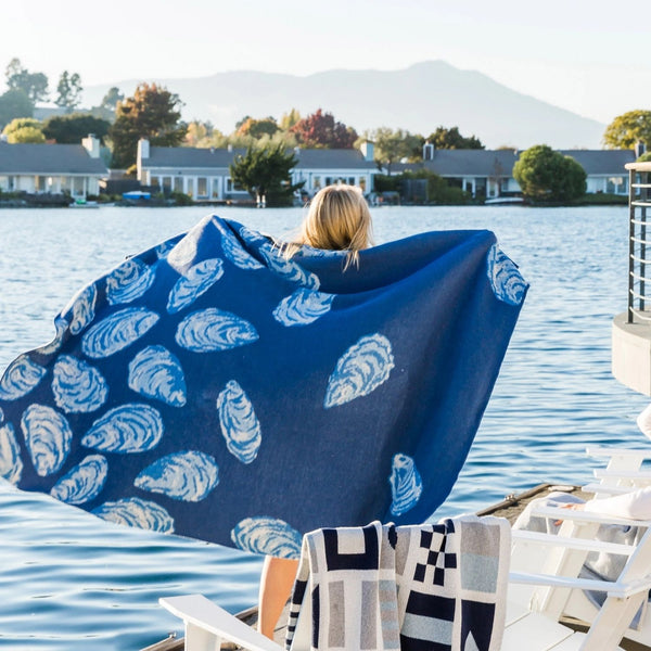 Blue Oyster Pattern Cotton Throw Blanket, Coastal Home Decor, Beach Blanket, Summer Throw, Navy Blue Oyster Shell Design, Cape Cod Style