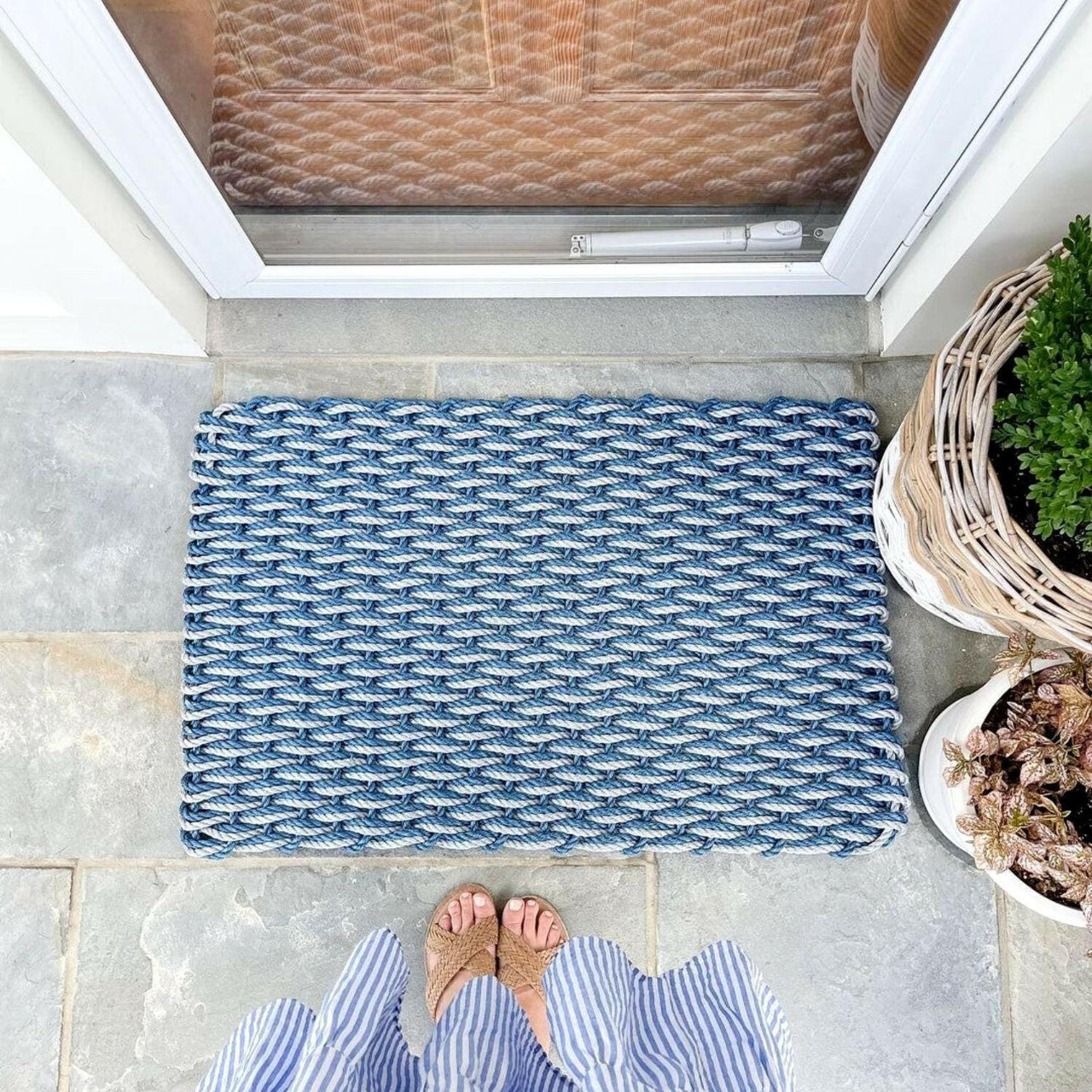 Lobster Rope Doormat, Made in Maine Rope Door Mat, Navy & Silver Double  Weave – New England Trading Co